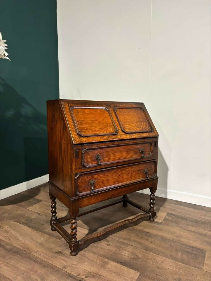 Vintage 1920s Oak Bureau Chest1