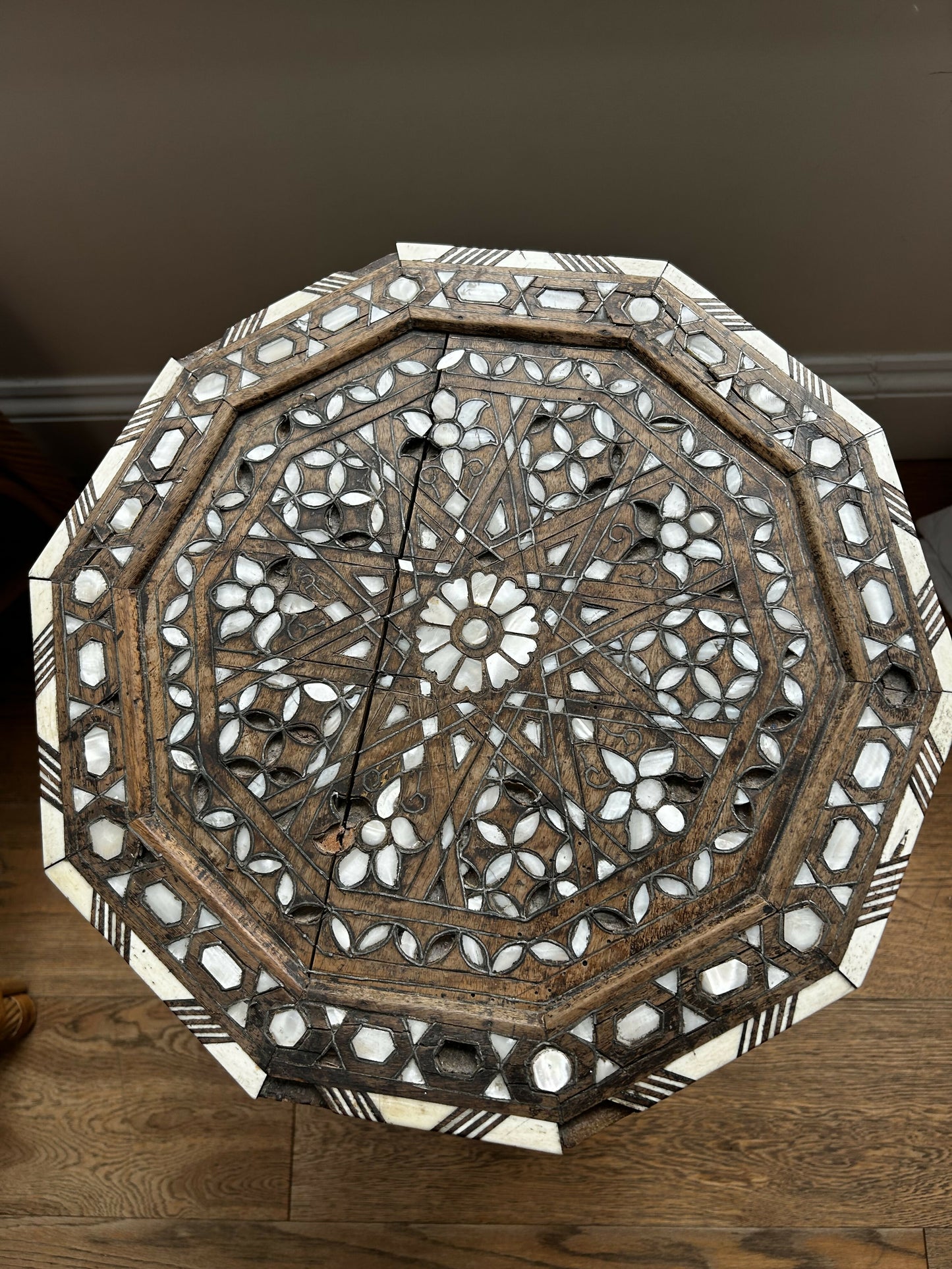 ANTIQUE SYRIAN DAMASCENE INLAID OCTAGONAL SIDE TABLE BONE MOTHER OF PEARL