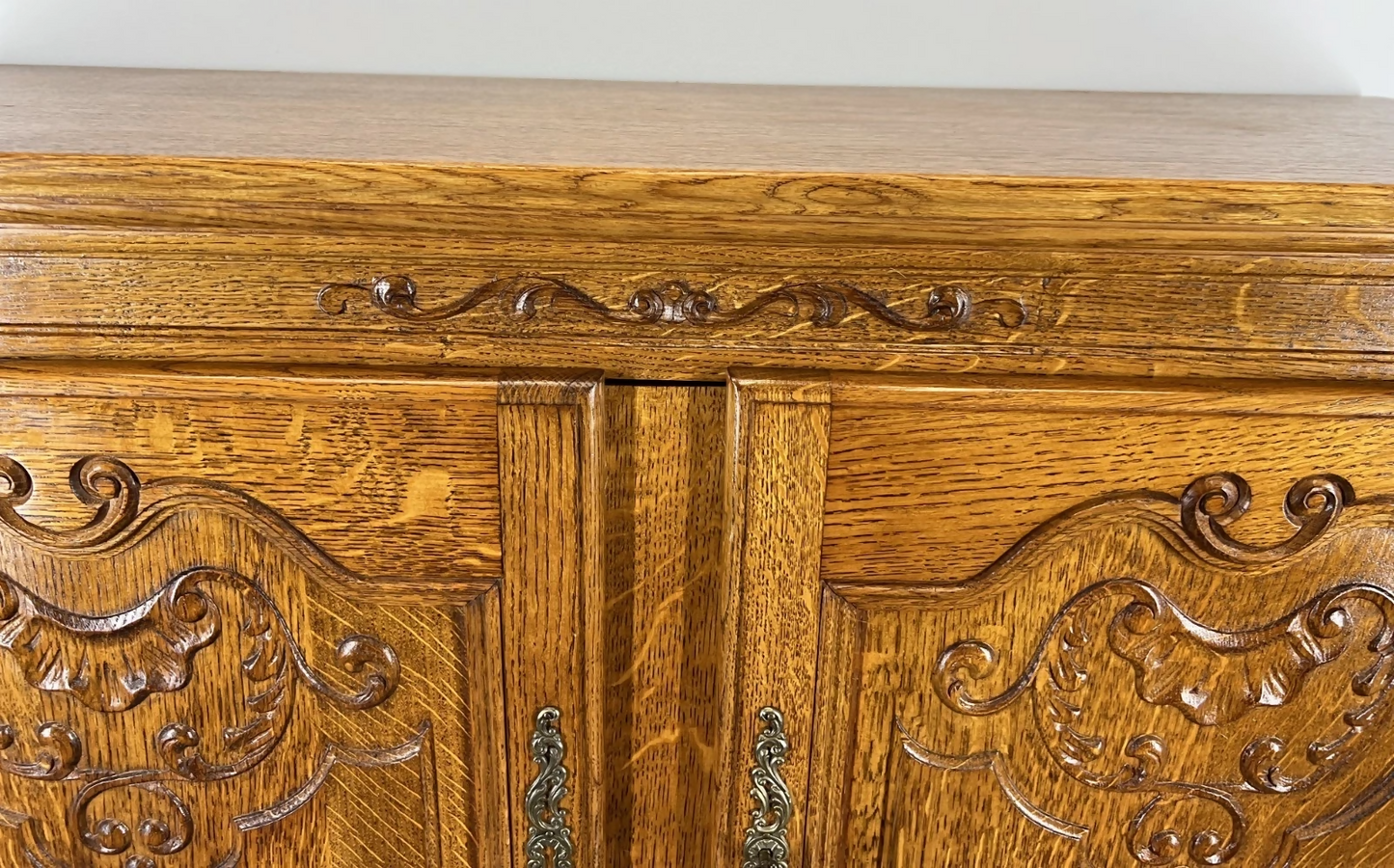 Cabinet Vintage French Louis XVI Style Oak Cupboard Carved Sideboard LOT 4017