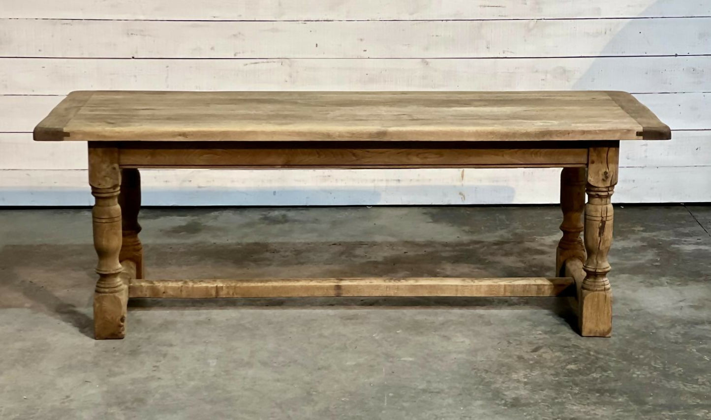 Good Quality Oak Farmhouse Dining Table