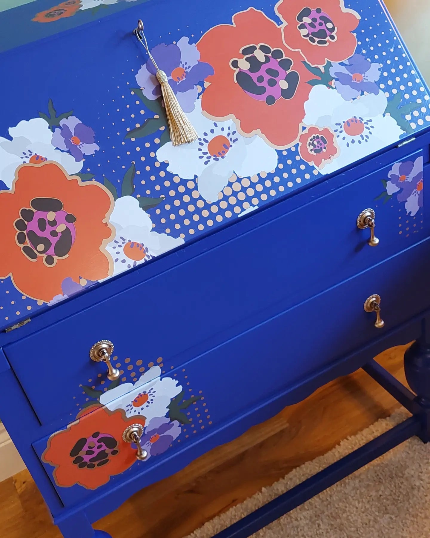 Blue writing bureau