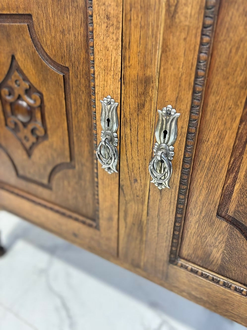 Wide Traditional Wooden Vintage Bathroom Vanity Unit - Mary Queen of Scots