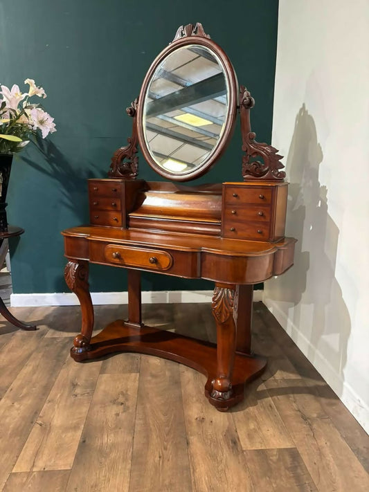 This Victorian Duchess style mahogany dressing table bb