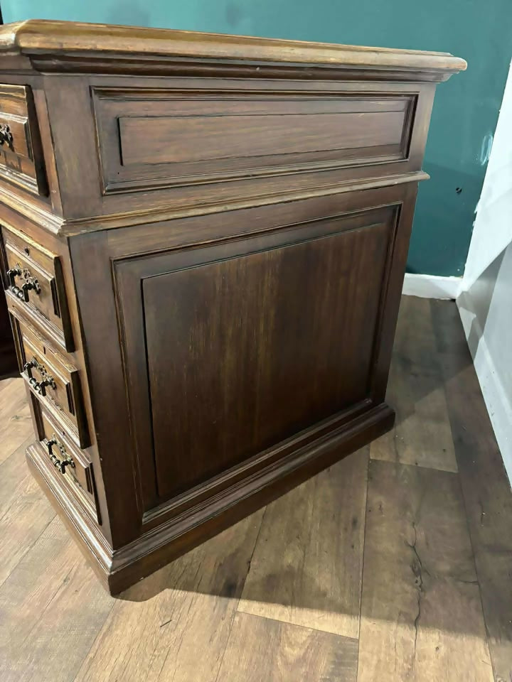 Antique Continental Oak Knee Hole Deskx