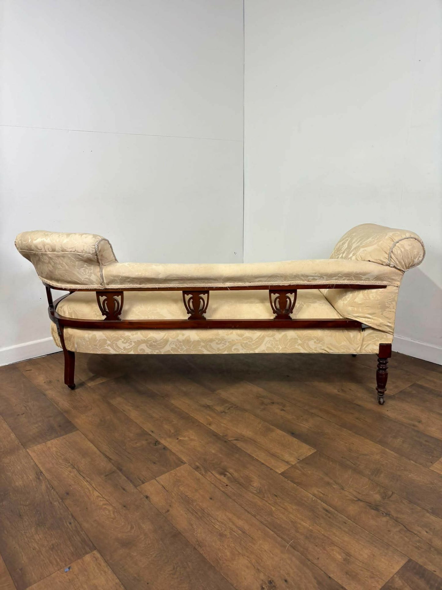 Victorian Mahogany Chaise Longue
