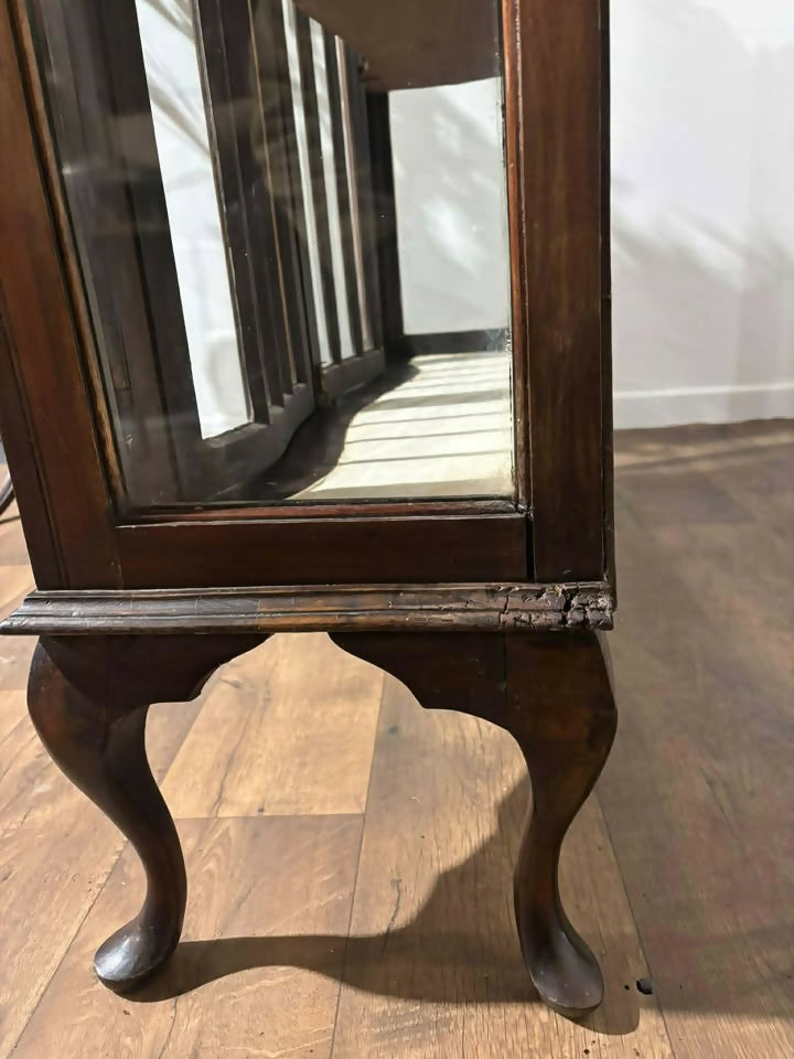 Edwardian Mahogany Serpentine Form Display Cabinet