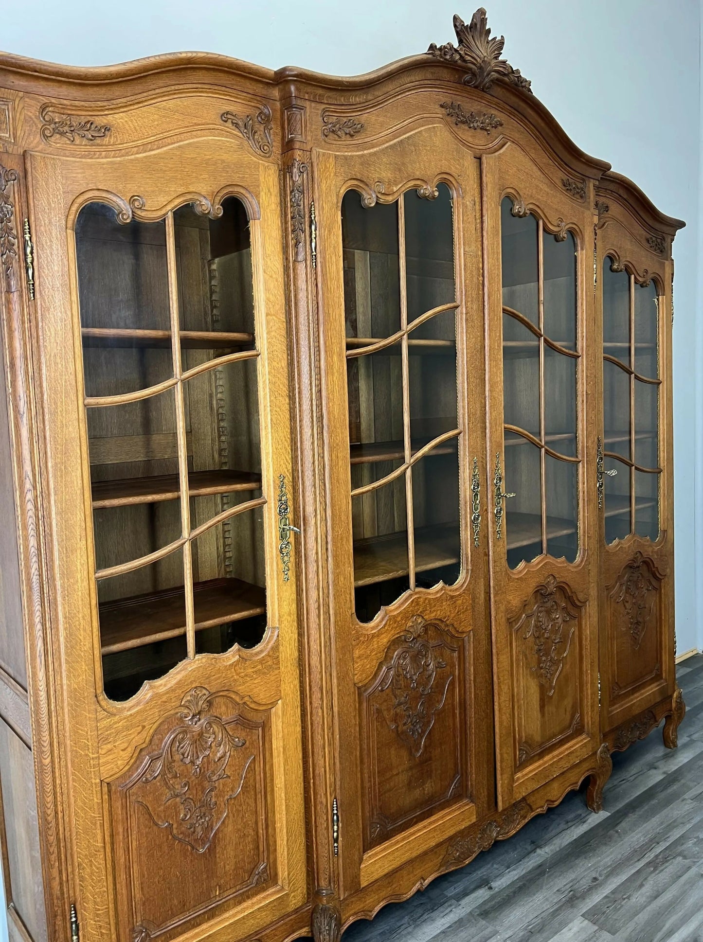 Bookcase Vintage French Louis XIV Style Display Oak Cabinet Sideboard LOT 4785