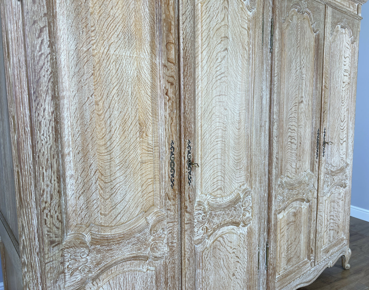 Wardrobe Vintage French Louis Shabby Chic Oak Four Door Carved Armoire LOT 6456