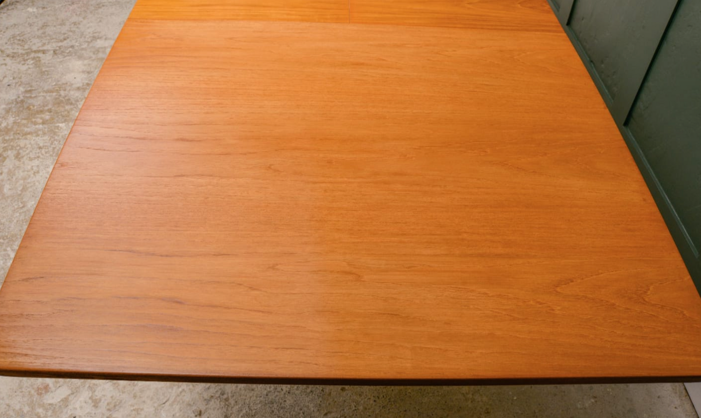 McIntosh T3 Extending Teak Dining Table - 7.7 Foot