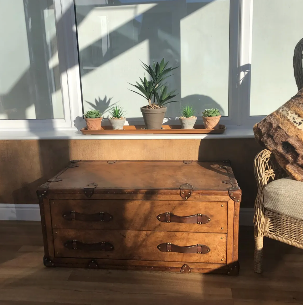 Handmade Vintage Leather Coffee Table Trunk: Vintage-Inspired Storage Chest