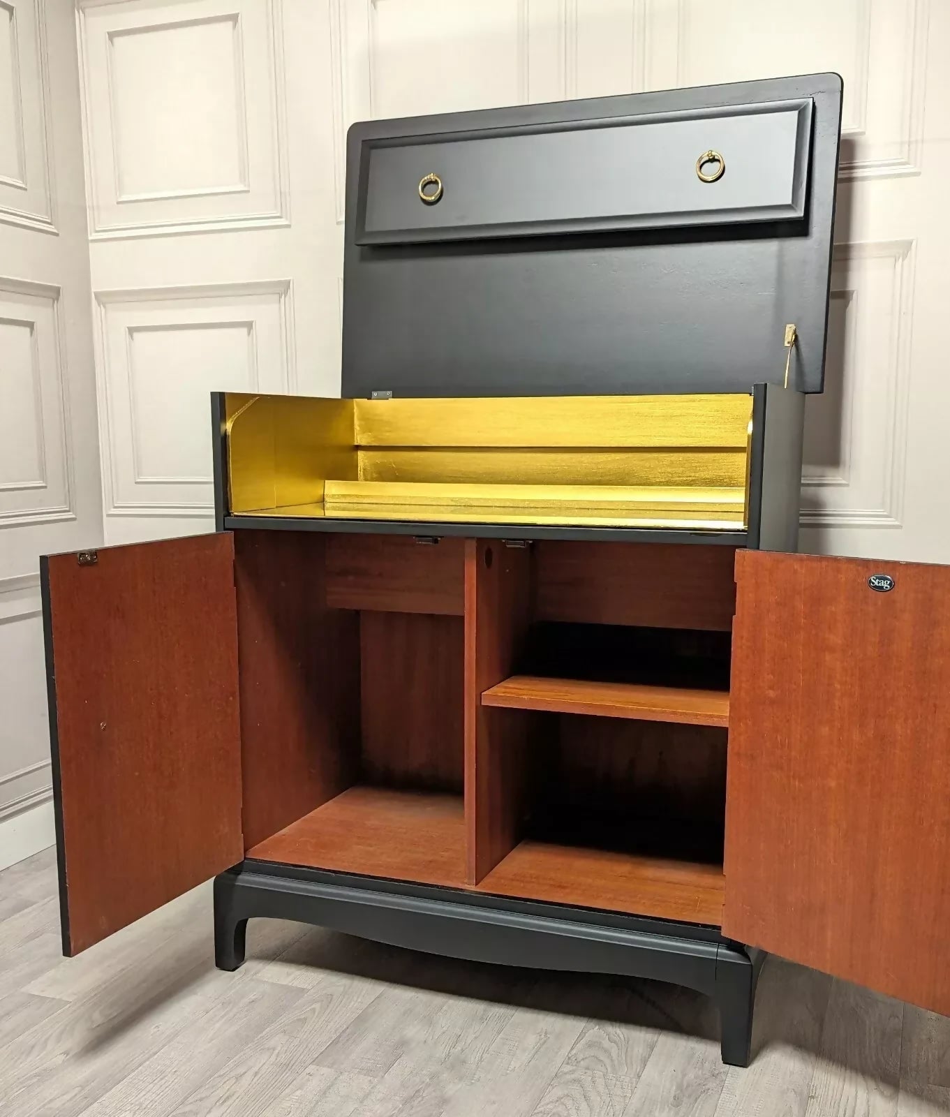 STAG Minstrel Drinks Sideboard Vintage Cocktails Cabinet Custom Spray