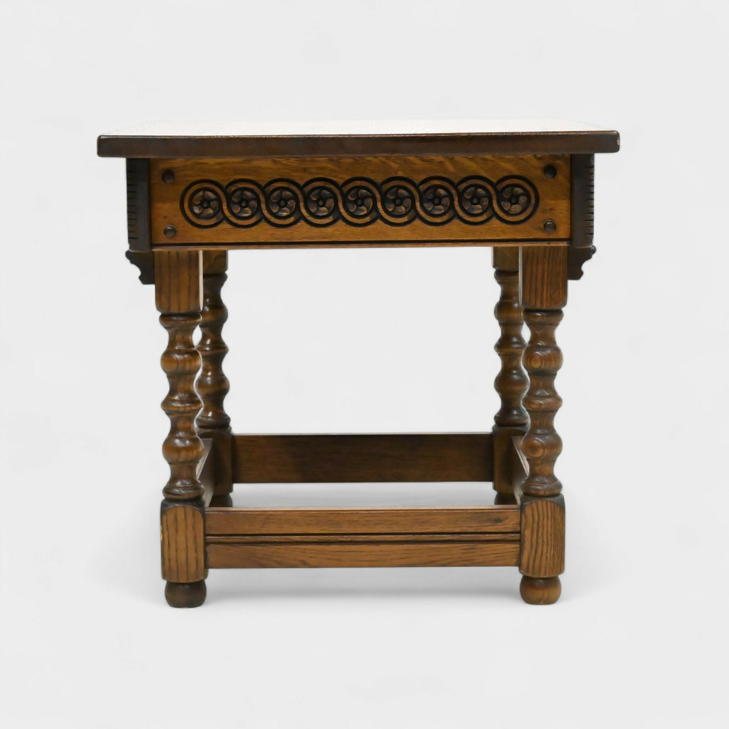 Old Charm Side Table Lamp Table Light Oak Bobbin Turned Legs FREE UK Delivery. SBR10764/2807E