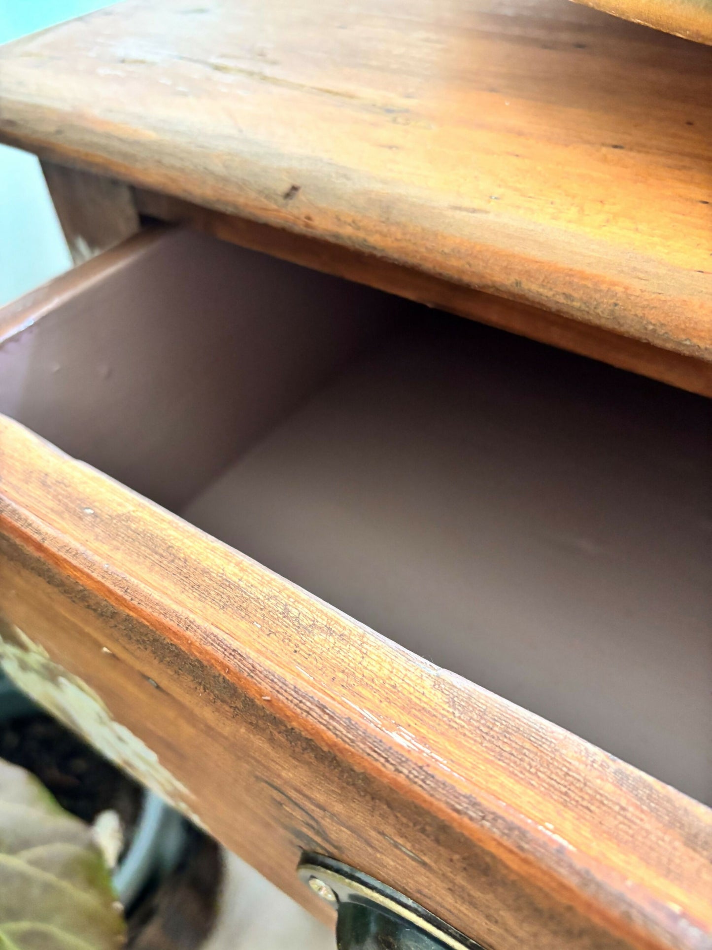 Victorian chest of drawers