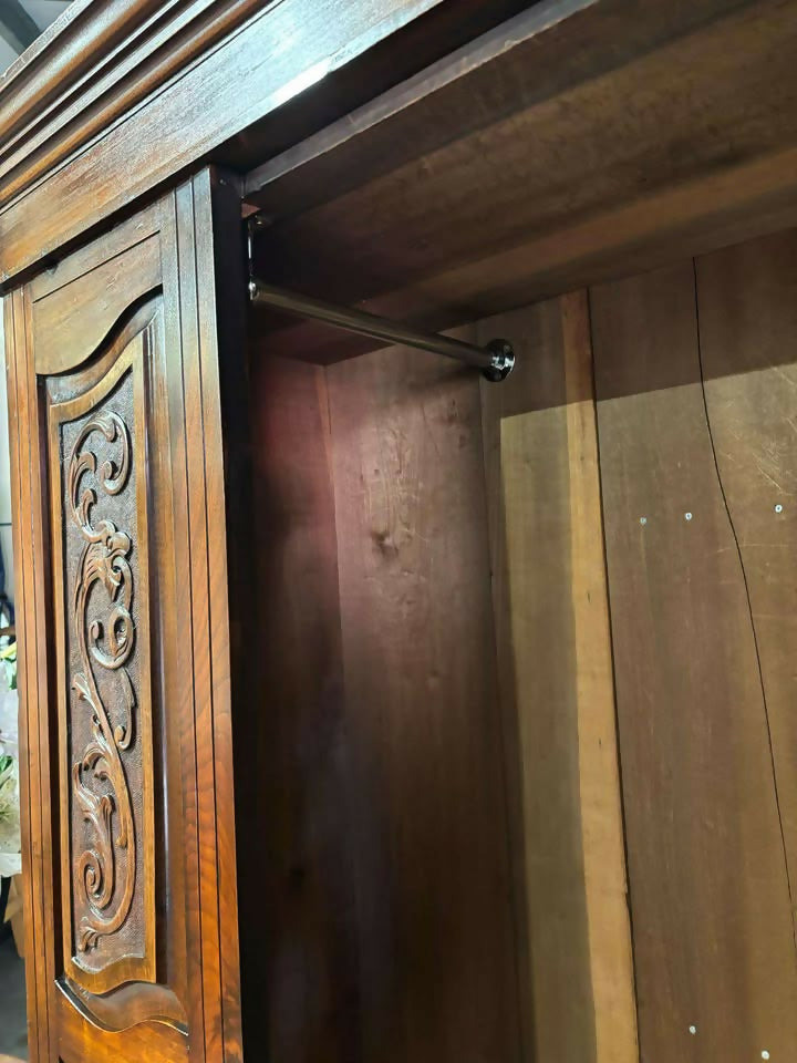 Edwardian Walnut Wardrobe5