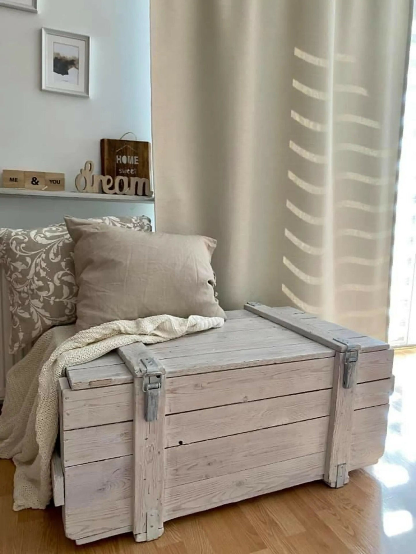 White Military Chest Coffee Table – Army Trunk Coffee Table – Vintage Storage Coffee Table – Reclaimed Wood Farmhouse Rustic Loft Table