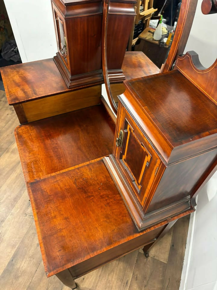 Edwardian Inlaid Mahogany Dressing table