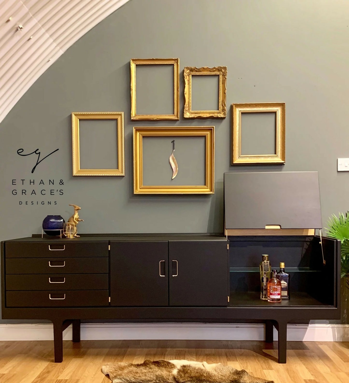 Black & Gold Meredew drinks sideboard