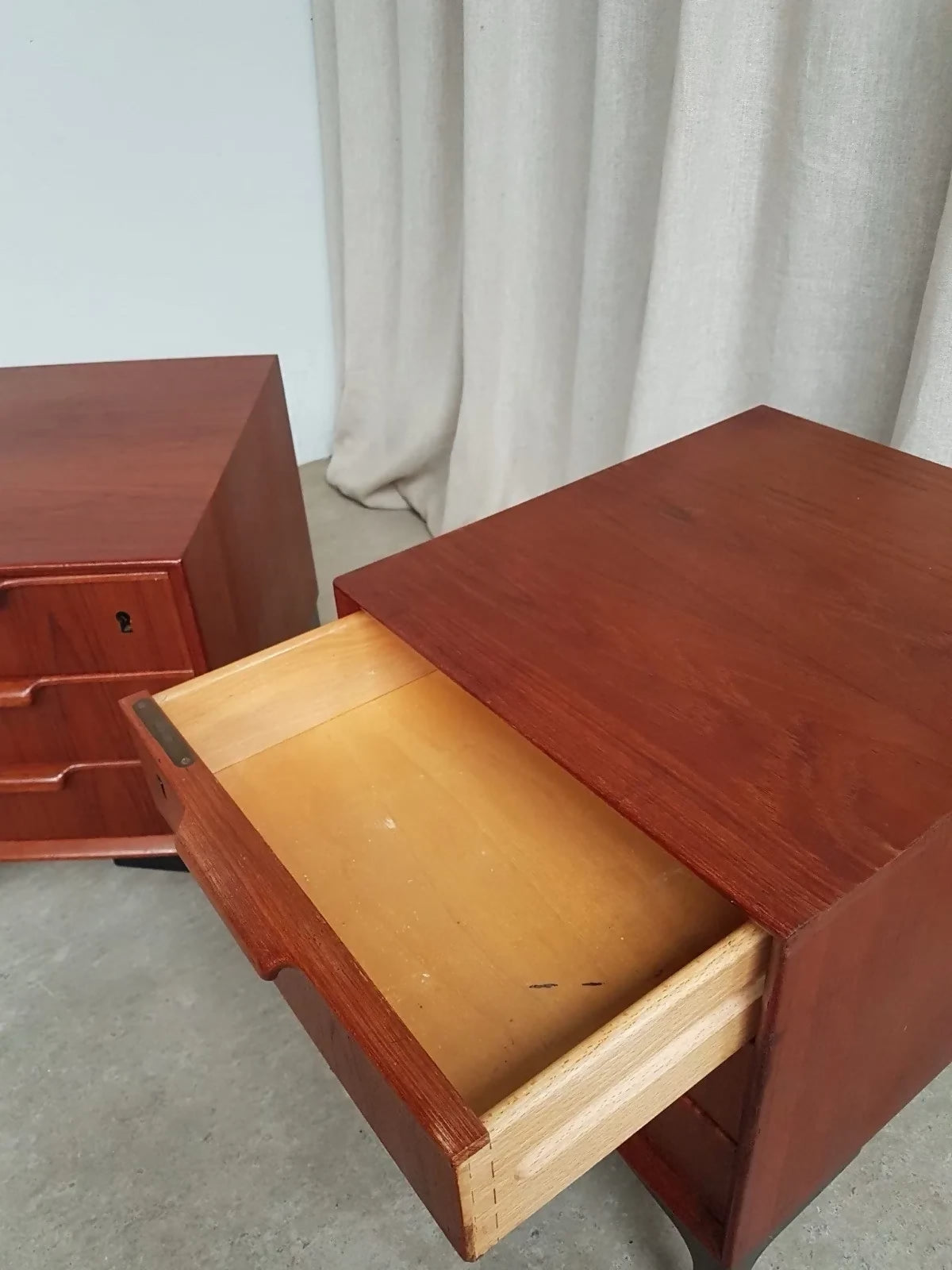 Vintage Pair of Danish Mid Century Bedside Chest Of Drawers Tables Retro Scandi R901