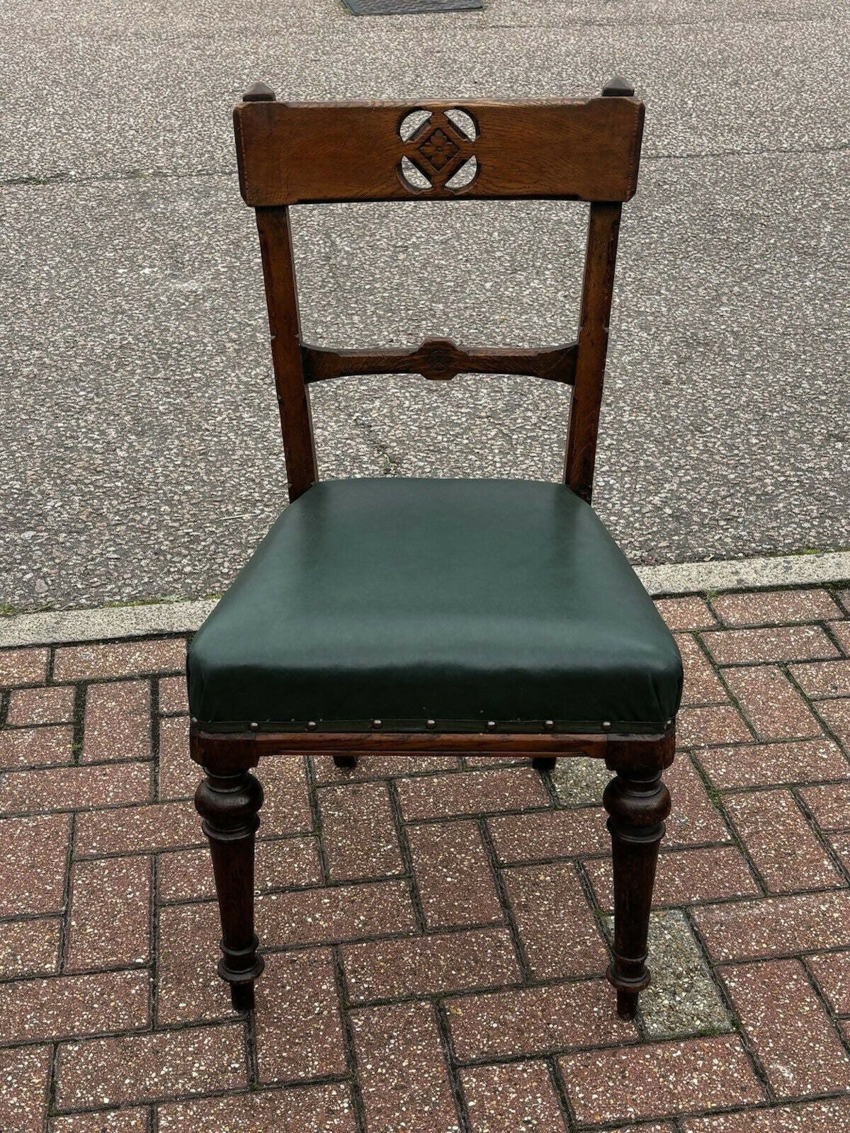 Large Arts & Crafts Light Oak Dining Table & 8 Chairs. Superb Quality.
