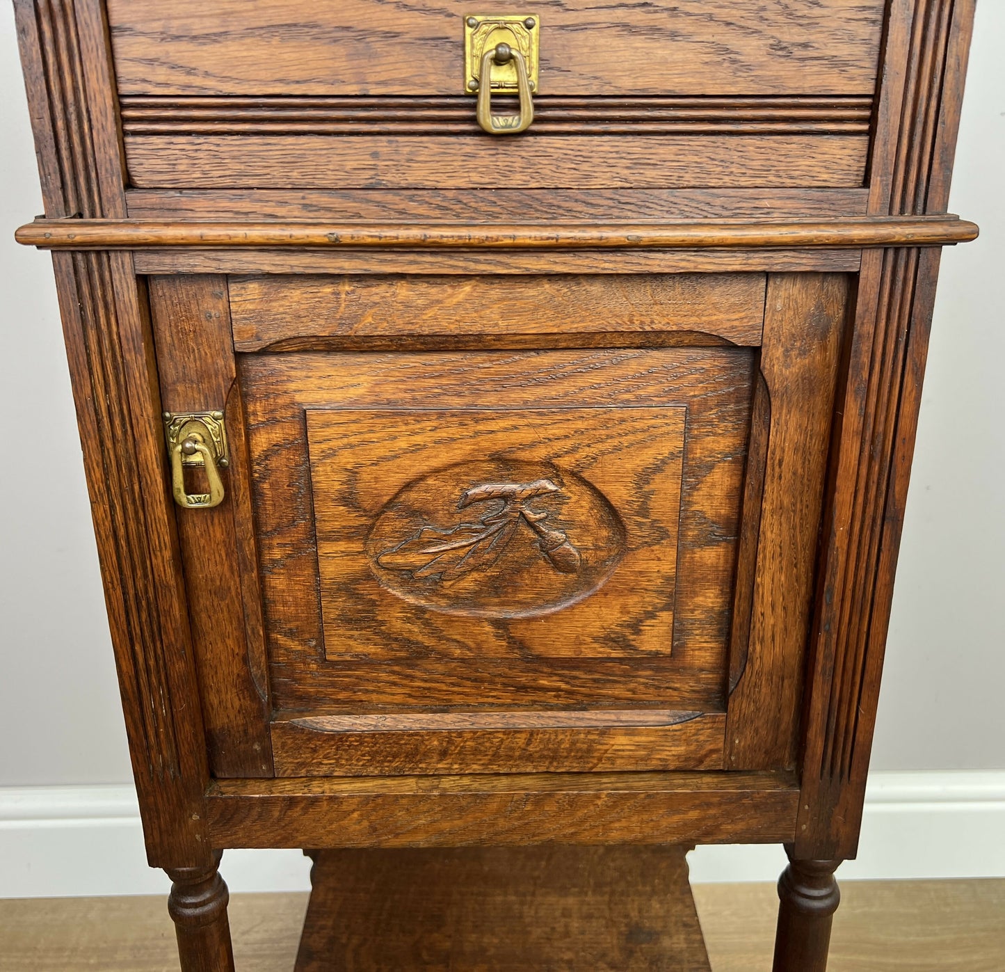 Bedside Table Antique French Style Oak Cabinet Carved Nightstand LOT 6393
