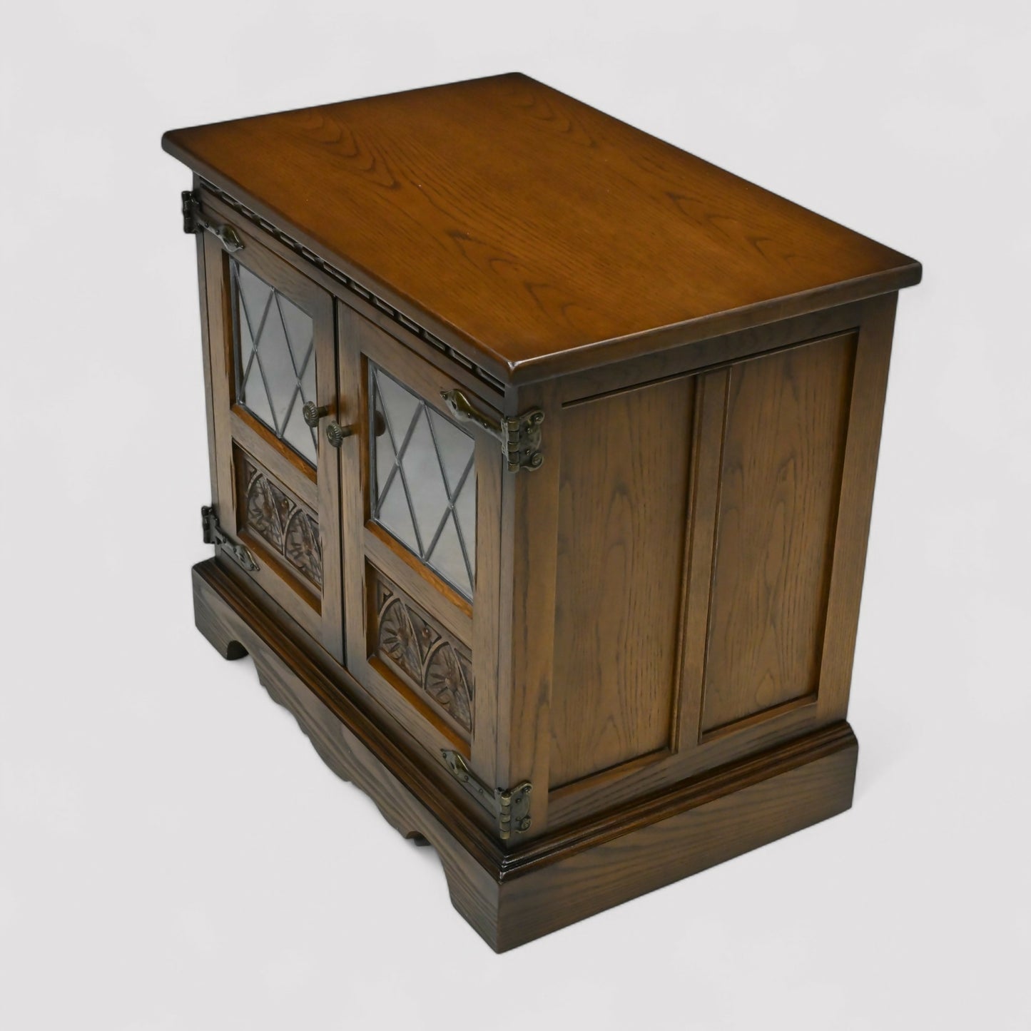 Old Charm TV Video Stand Cabinet Light Oak Model 2440 FREE UK Delivery*. SBR10332/1504E