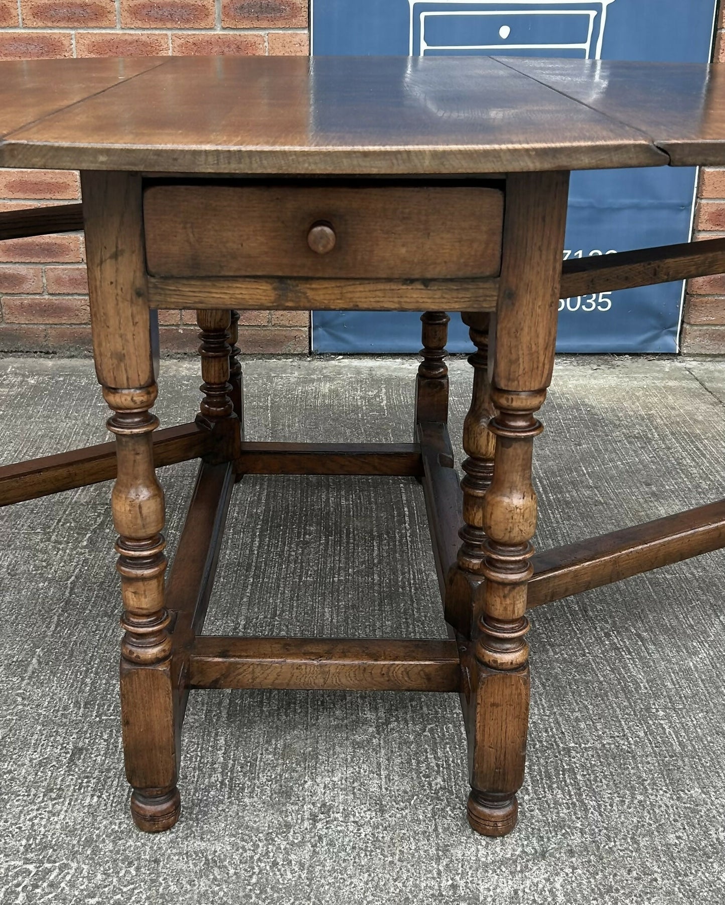 Titchmarsh & Goodwin Antique Style Oak Dropleaf Gateleg Dining Table Rl 42