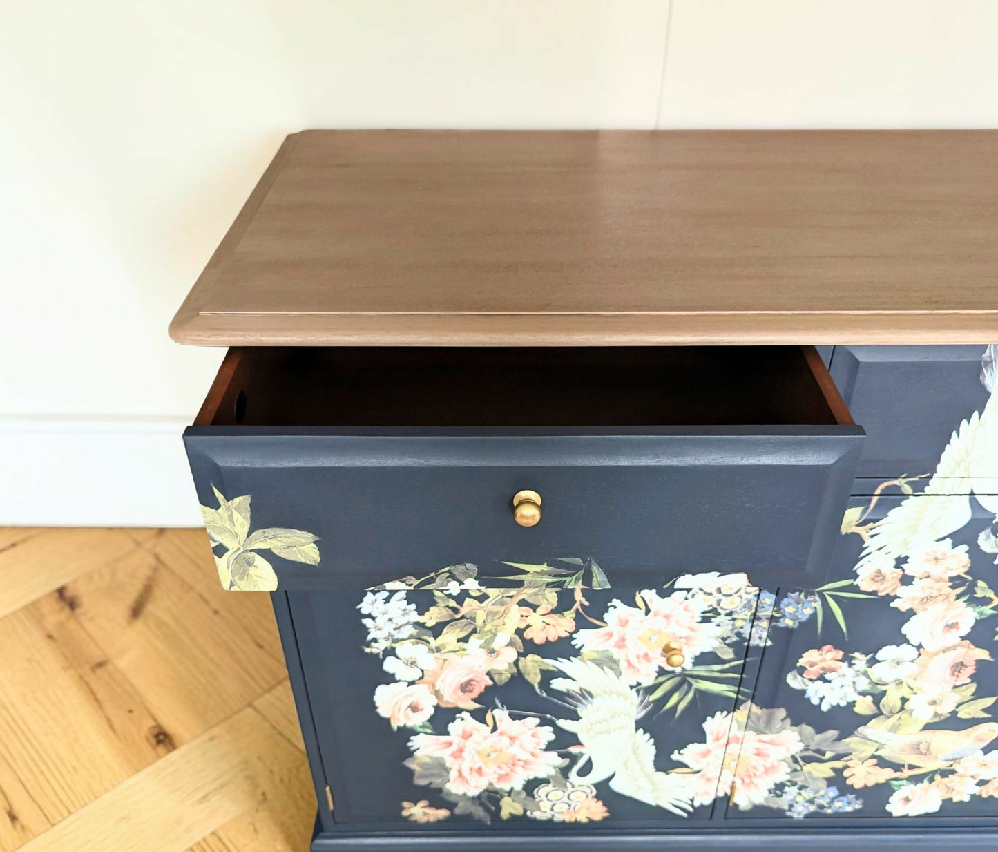Vintage Stag minstrel navy blue chinoisorie sideboard
