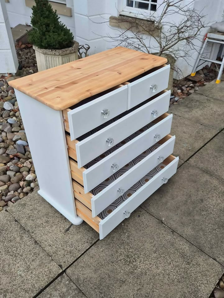 Stunning pine vintage chest of drawers