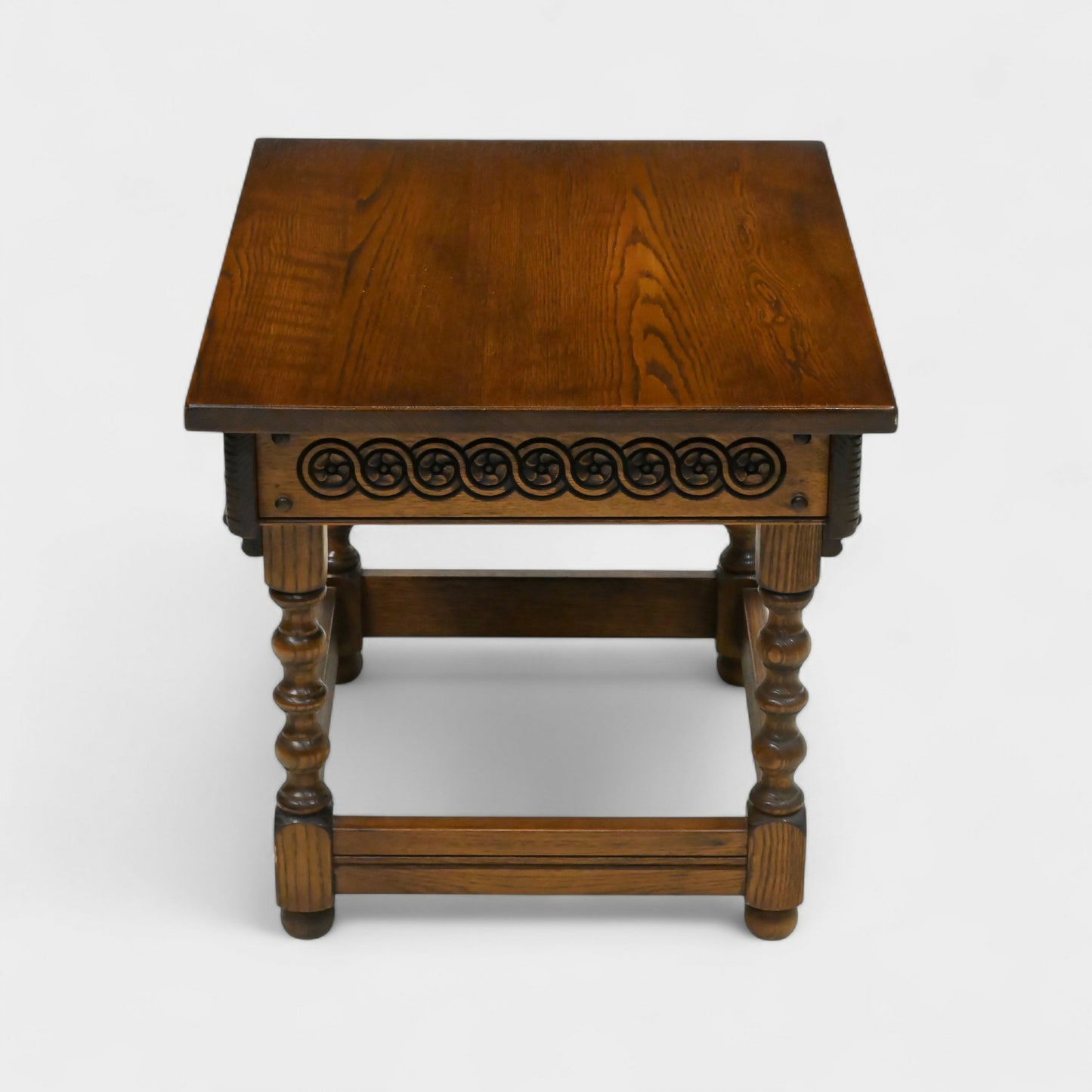 Old Charm Side Table Lamp Table Light Oak Bobbin Turned Legs FREE UK Delivery. SBR10764/2807E