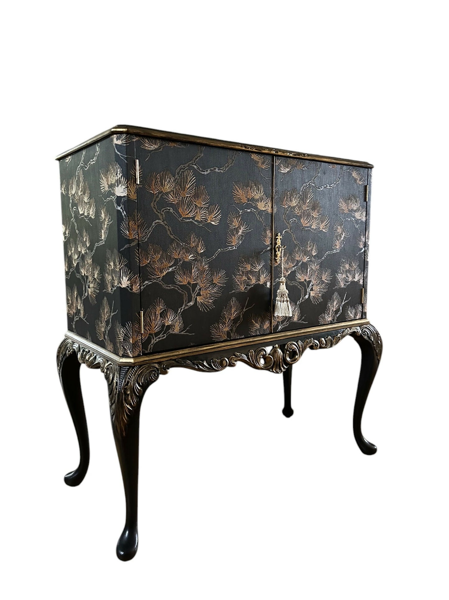 Cocktail Cabinet. Vintage Queen Anne Repro. Chinoiserie style. Black & Gold. Handpainted.
