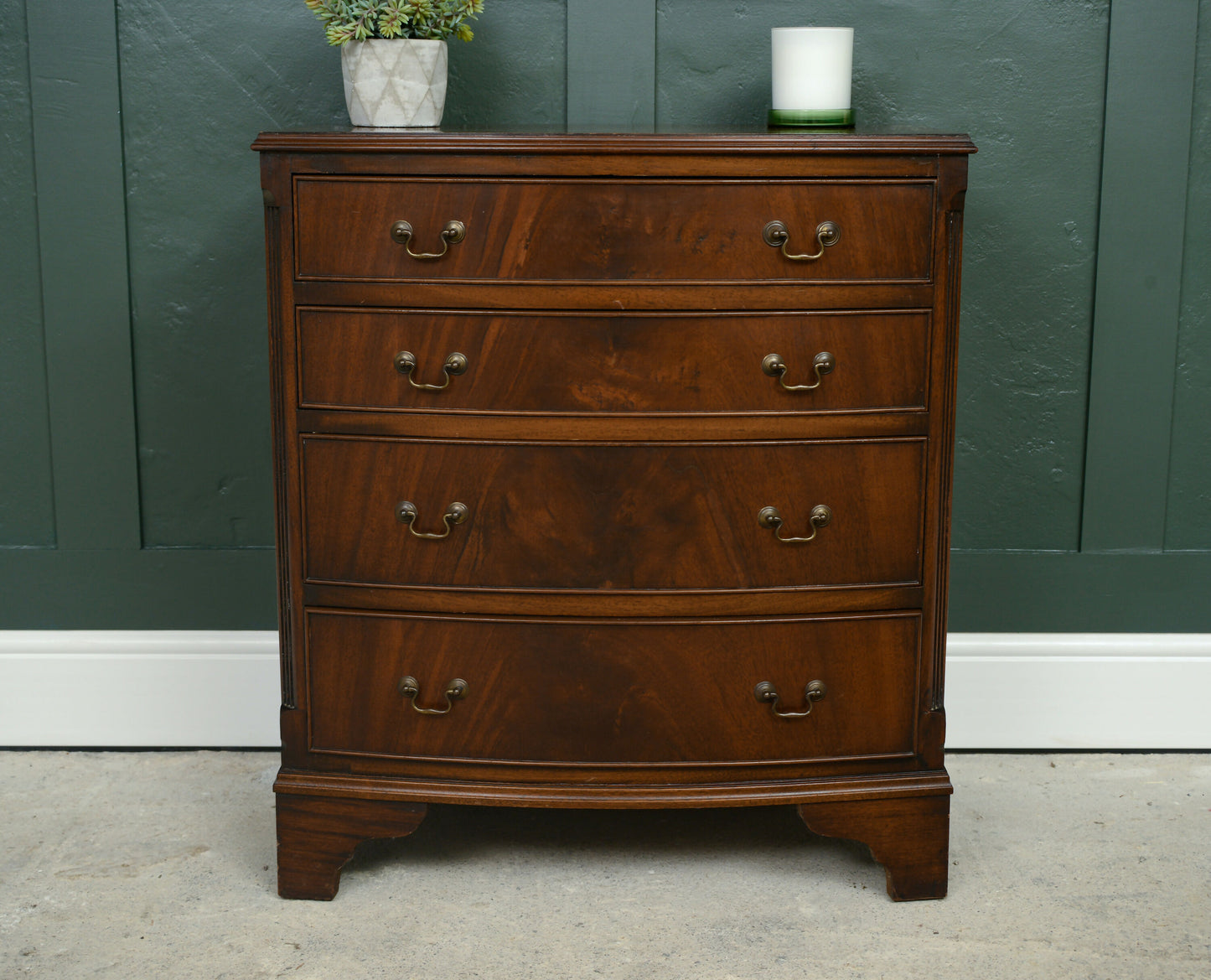 Regency Style Mahogany Chest of Drawers - Bow Fronted