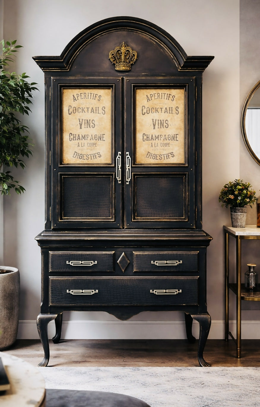 Black vintage look drinks/cocktail cabinet.