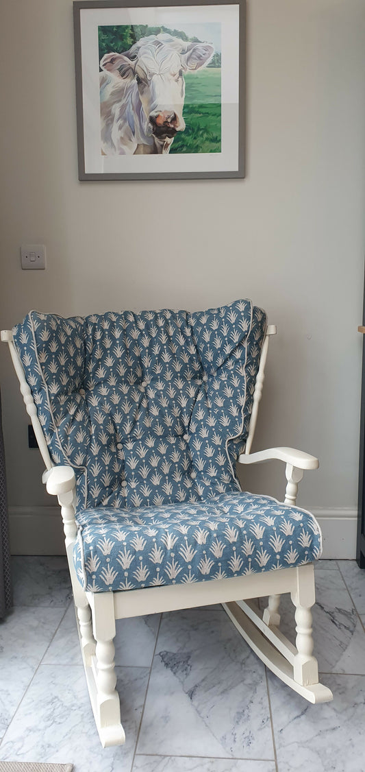 ROCKING CHAIR Restored and Reupholsteted New England / Coastal Style. Very Good