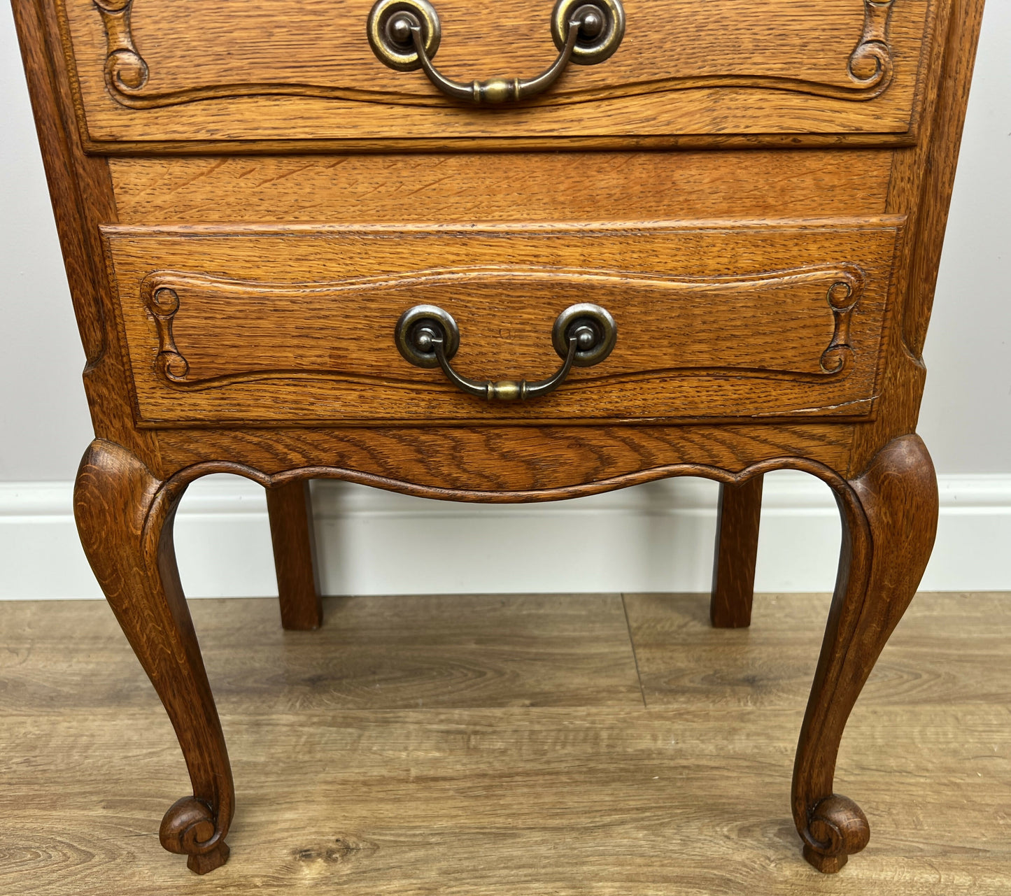 Bedside Table Vintage French Louis Style Oak Nightstand Carved Cabinet LOT 6301