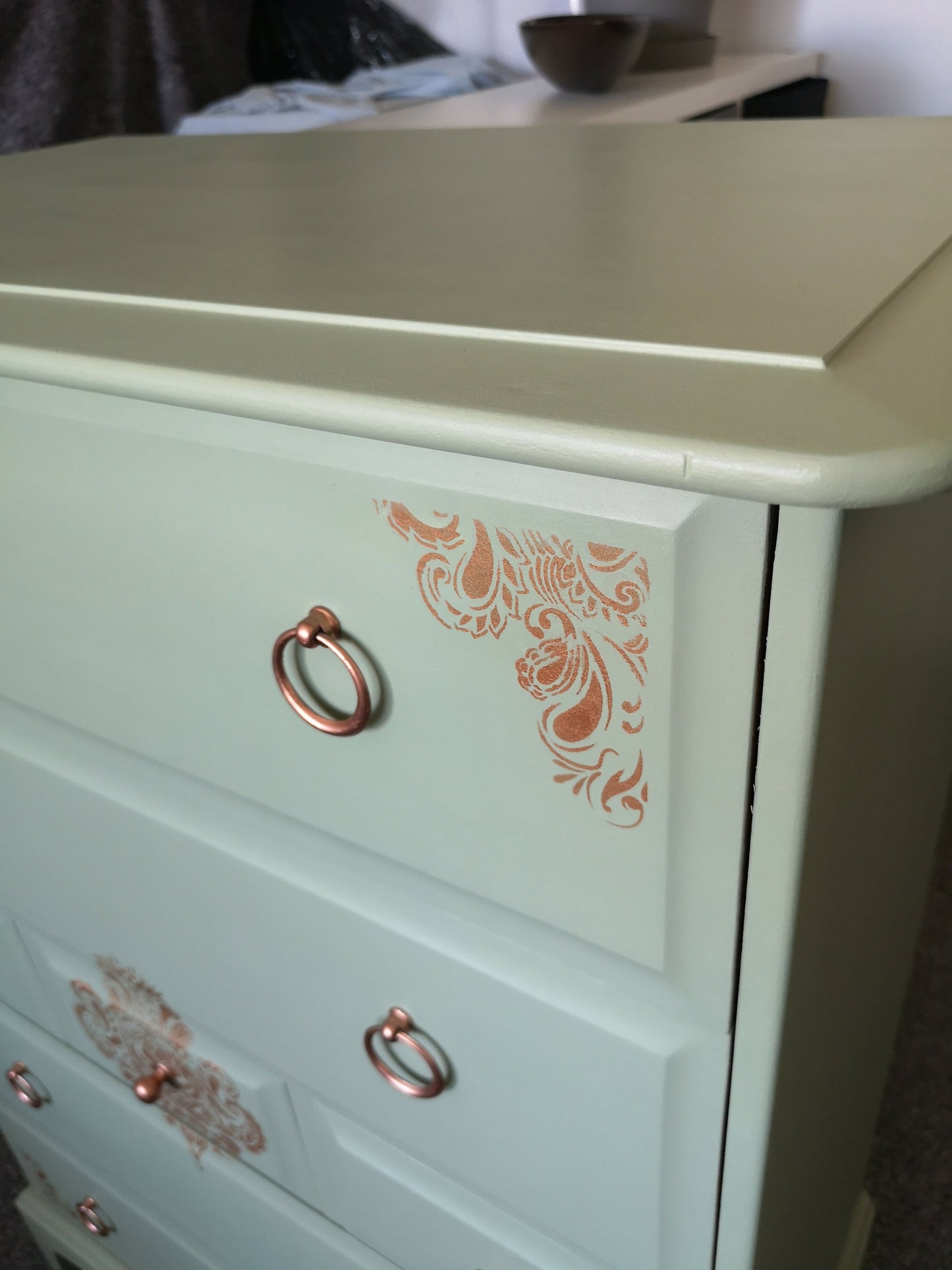 Stag Minstrel Pale Green Chest of drawers