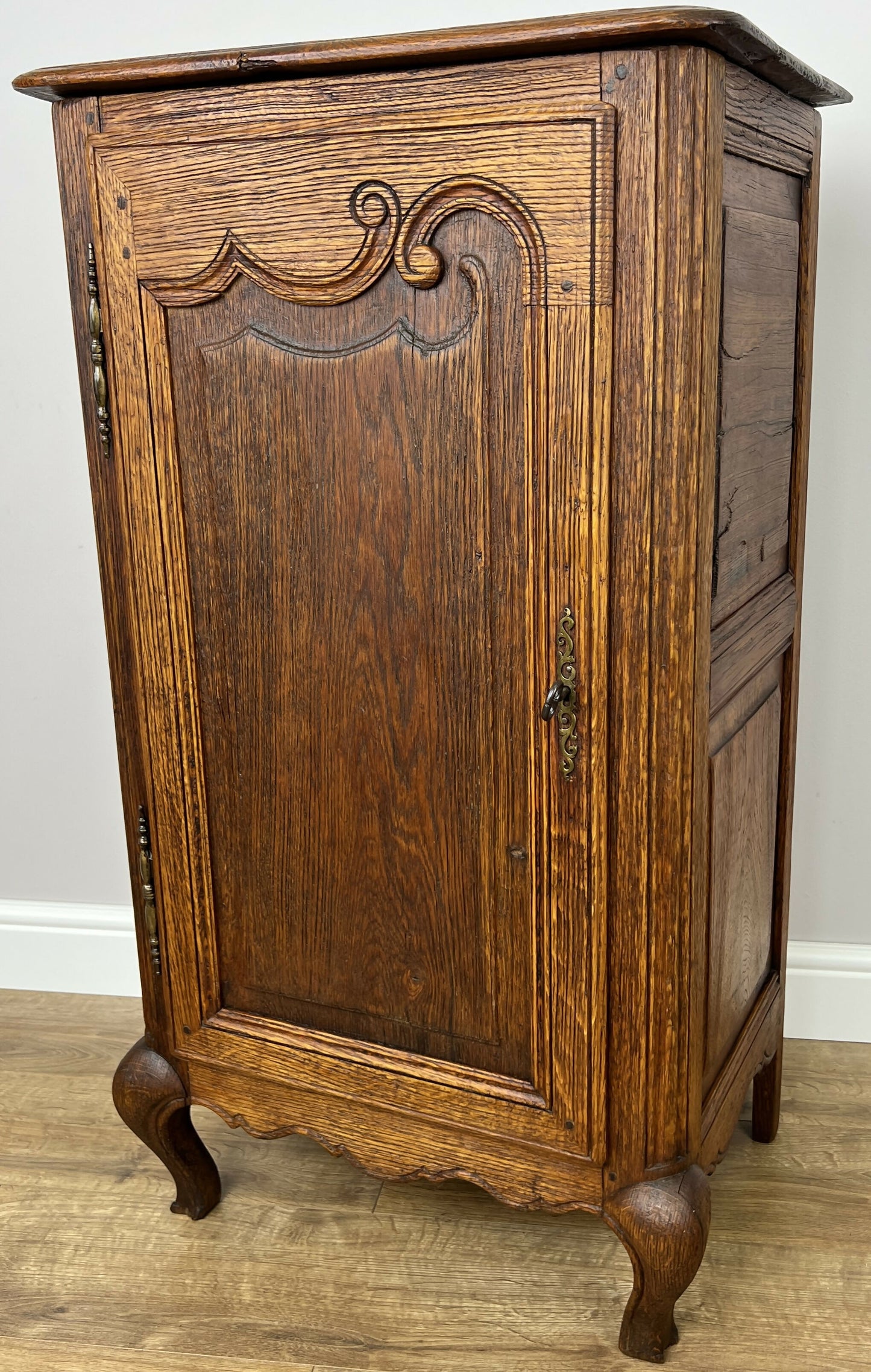 Cabinet Antique French Style Oak Sideboard with Carved Cupboard LOT 6255