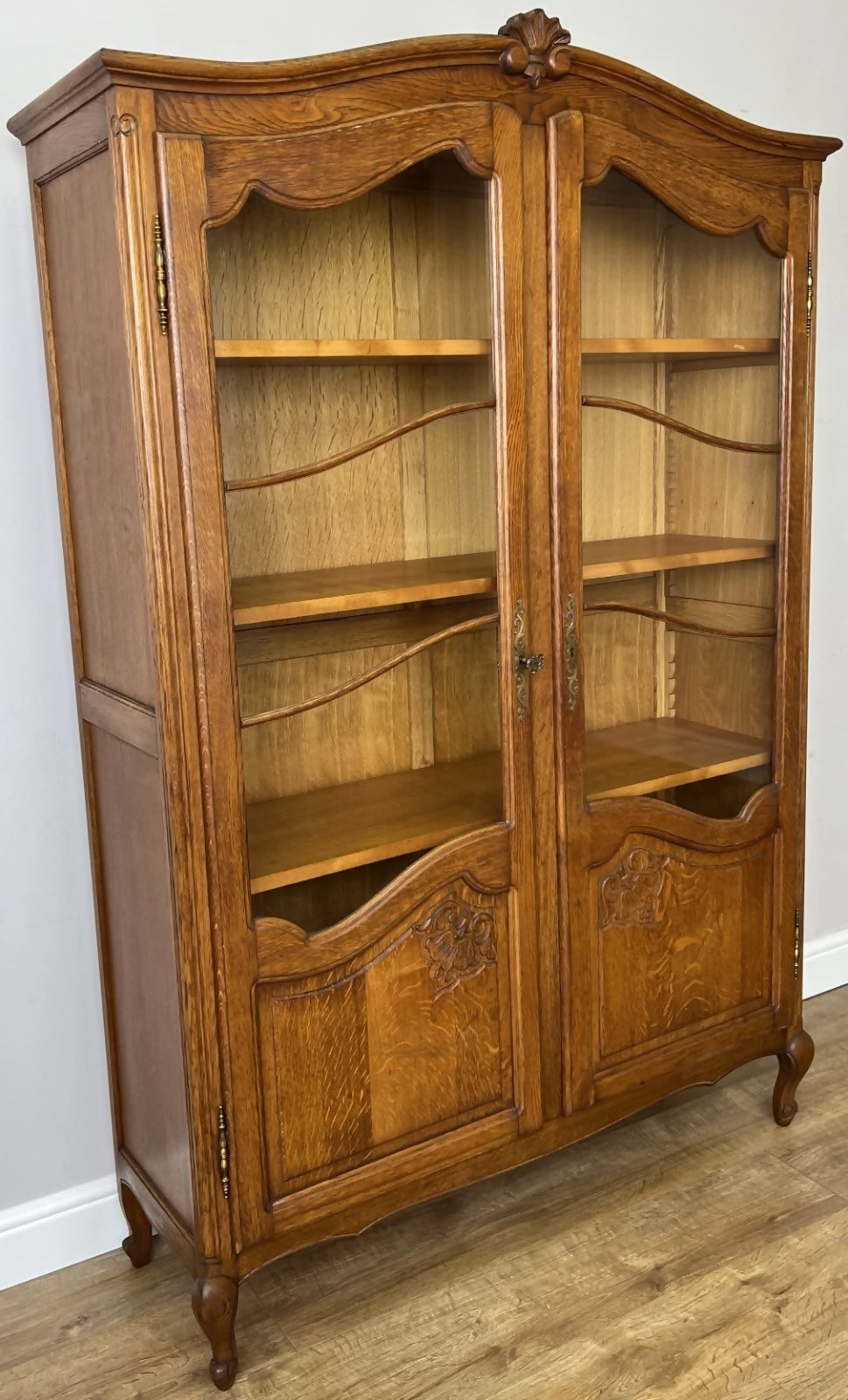 Bookcase Vintage French Louis XIV Style Oak Display Cabinet Sideboard LOT 6359