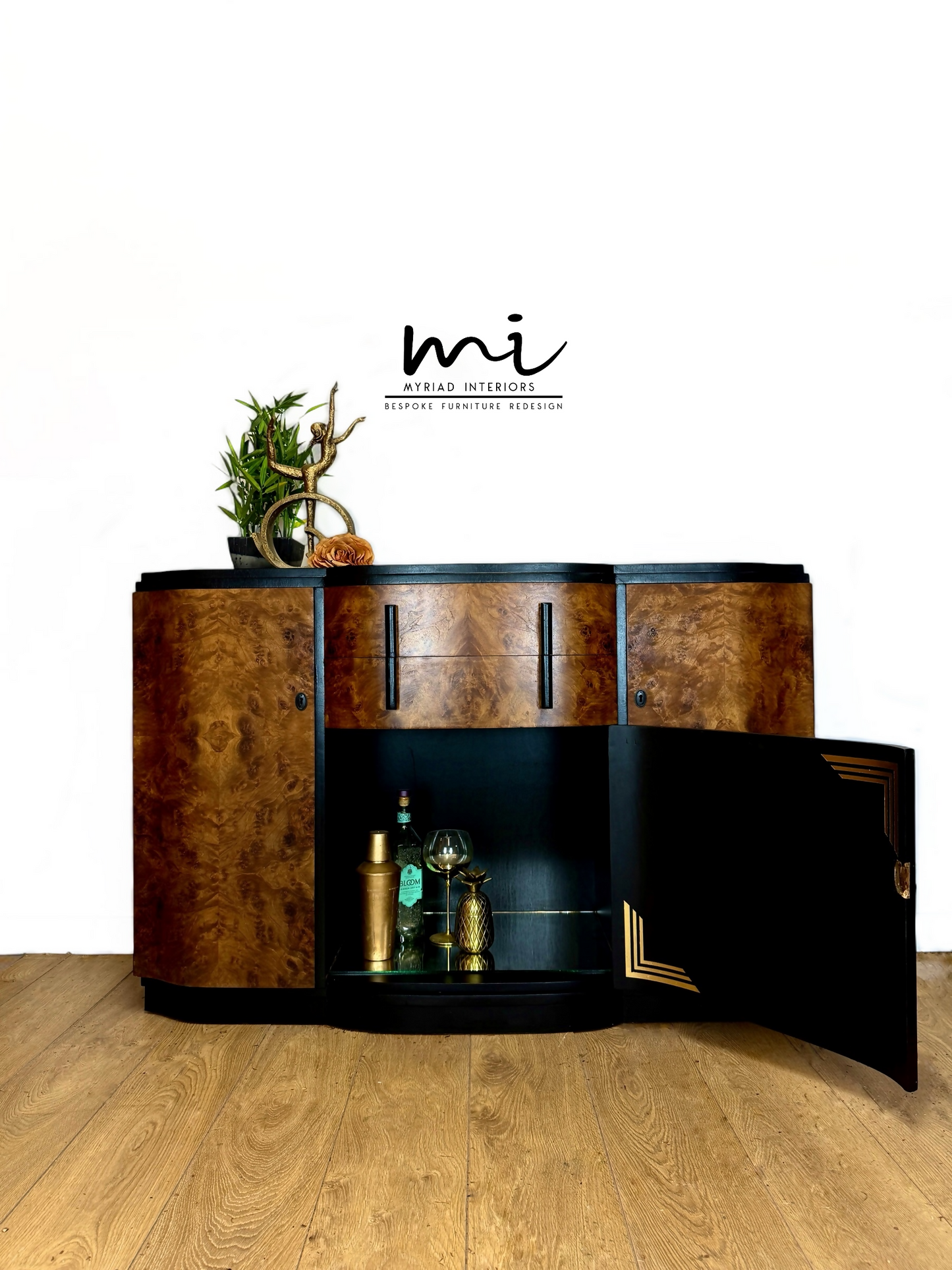 Refinished Art Deco Burl Walnut and Black Sideboard, drinks cabinet, 1930s, buffet