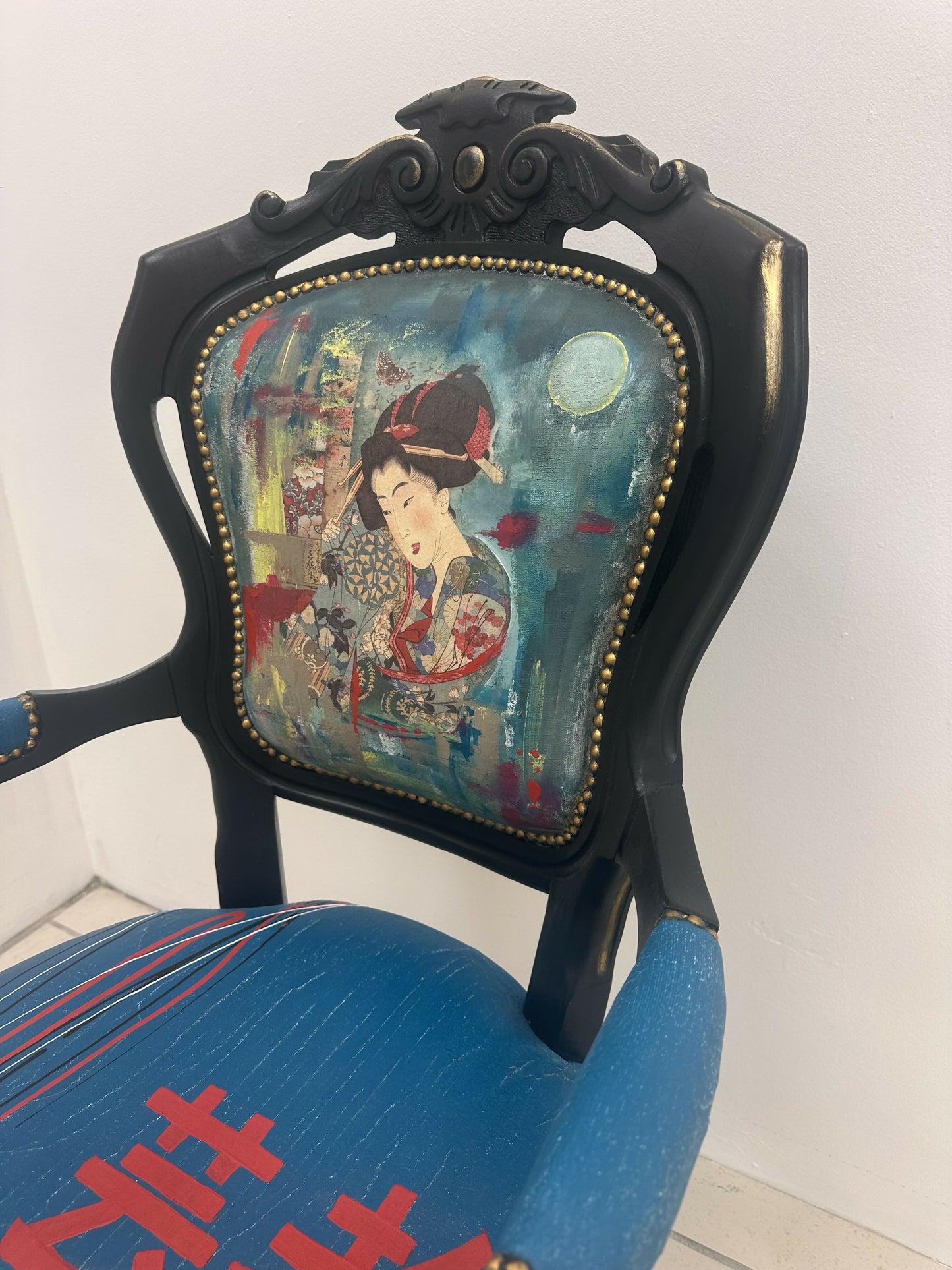 Striking, vintage occasional chair with Japanese style Geisha Girl design