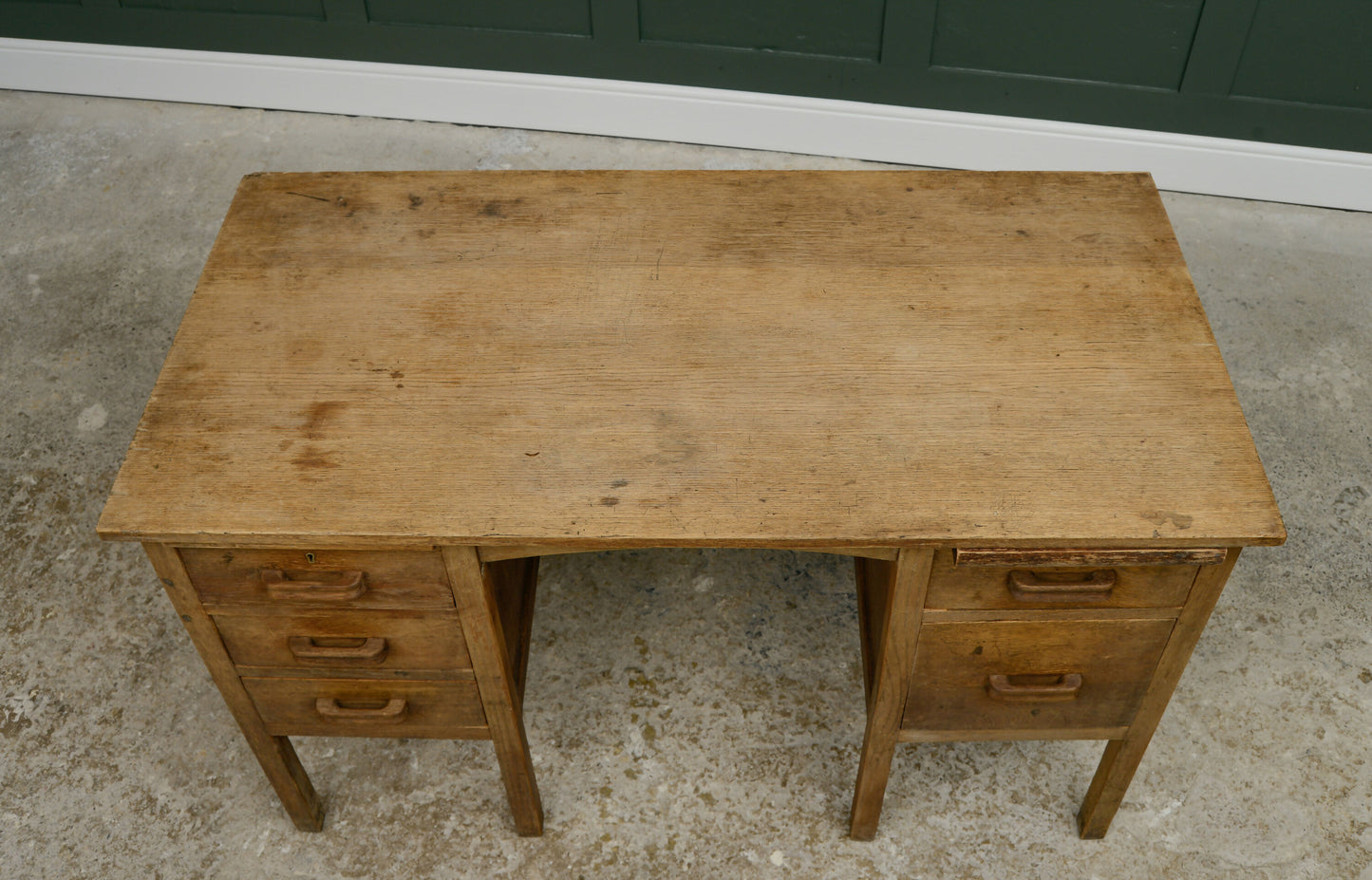 Vintage Oak Kneehole Desk - 1940s - Great Patina