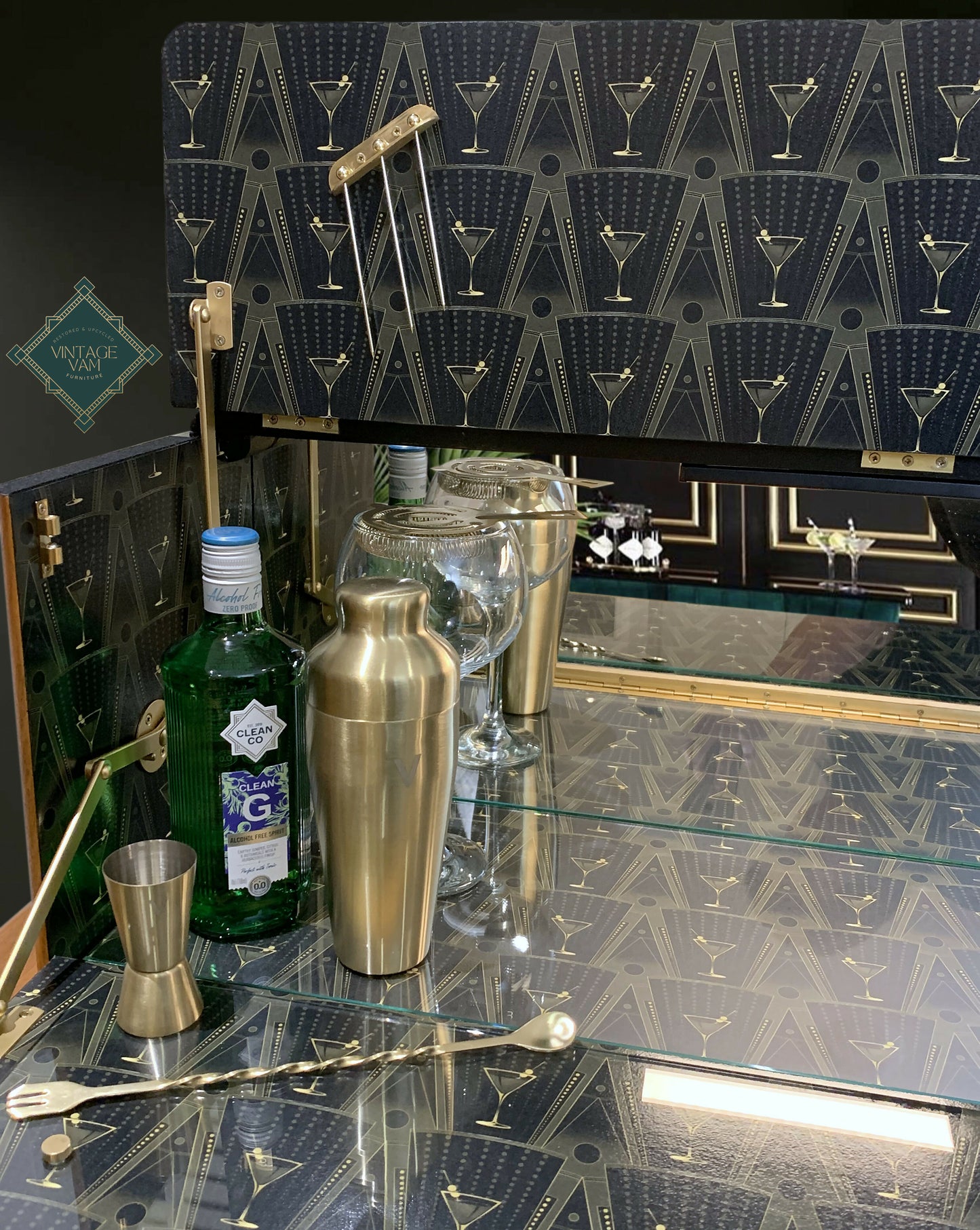 Art Deco cocktail cabinet, drinks bar, Gatsby Fizz