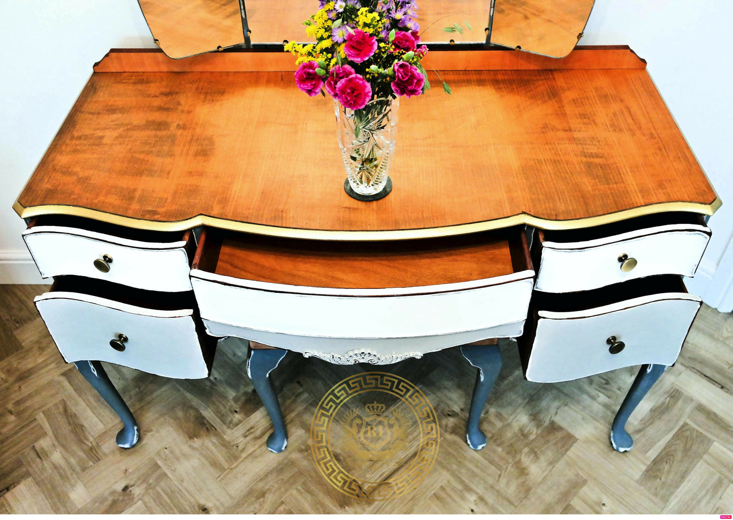 WRIGHTON Dressing Table and Stool