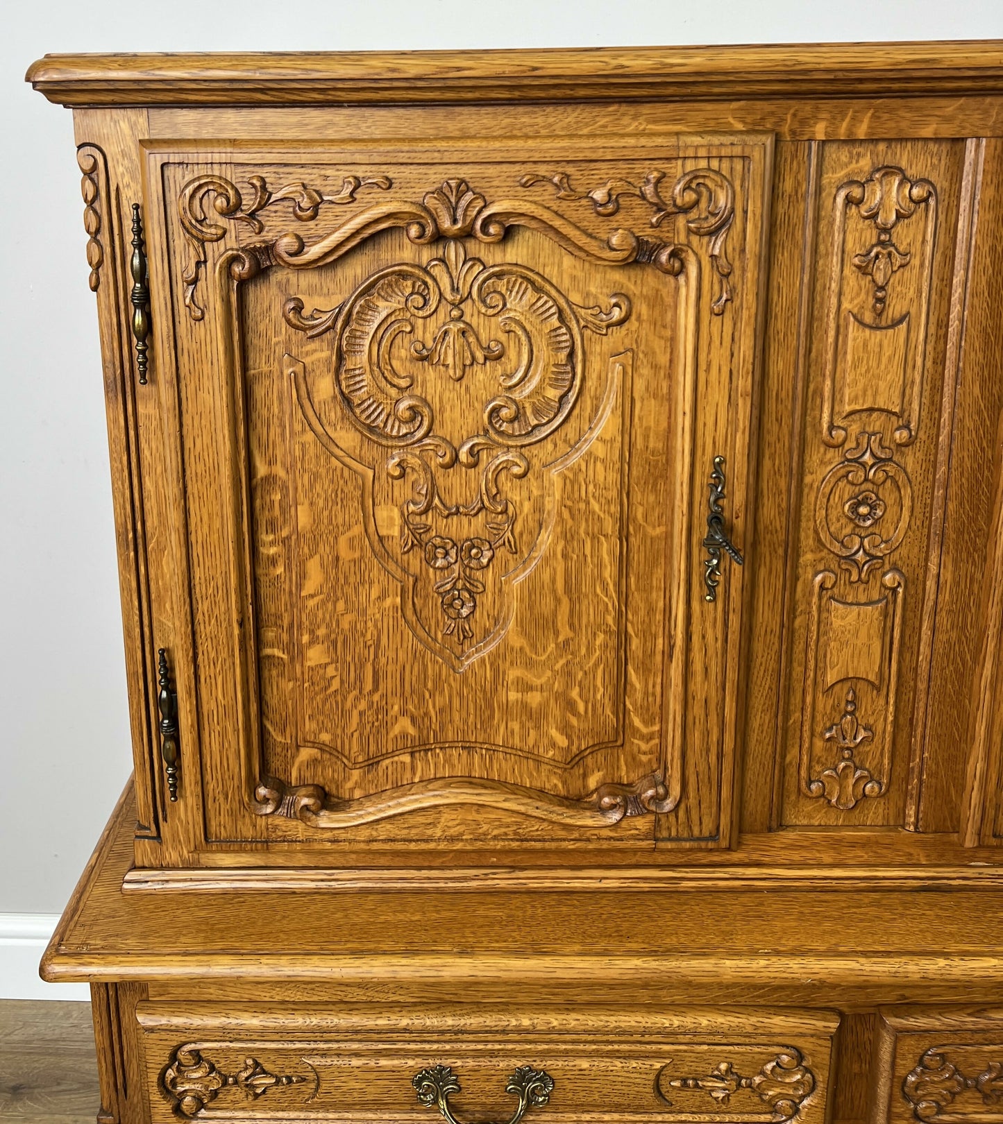 Cabinet Vintage French Louis XVI Oak Display Buffet Carved Sideboard LOT 6316