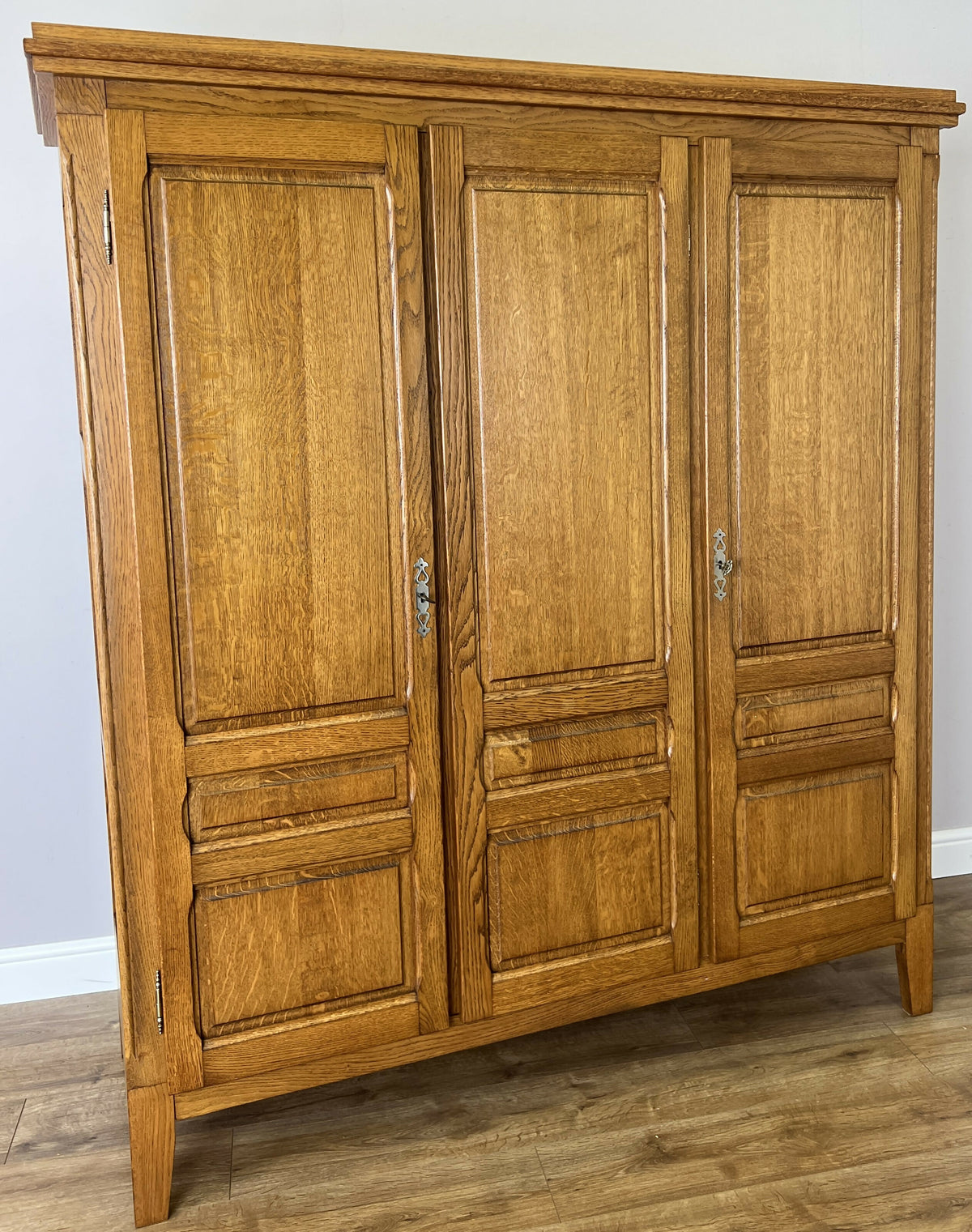 Wardrobe Vintage French Style Oak Triple Door Carved Armoire Cabinet LOT 6526