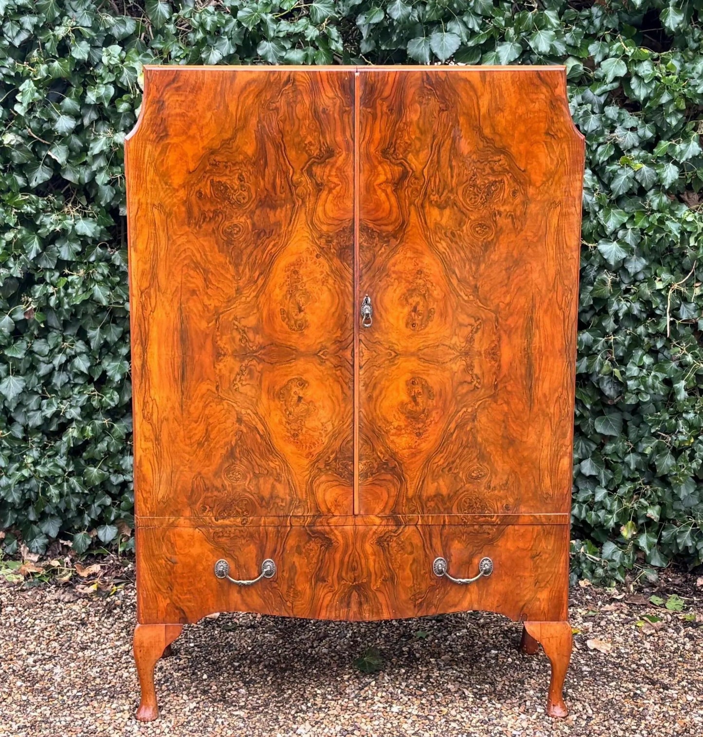 Vintage 1930's Art Deco Burr Walnut Drinks Cocktail Cabinet