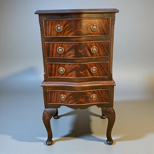 Vintage Georgian style Mahogany chest of drawers