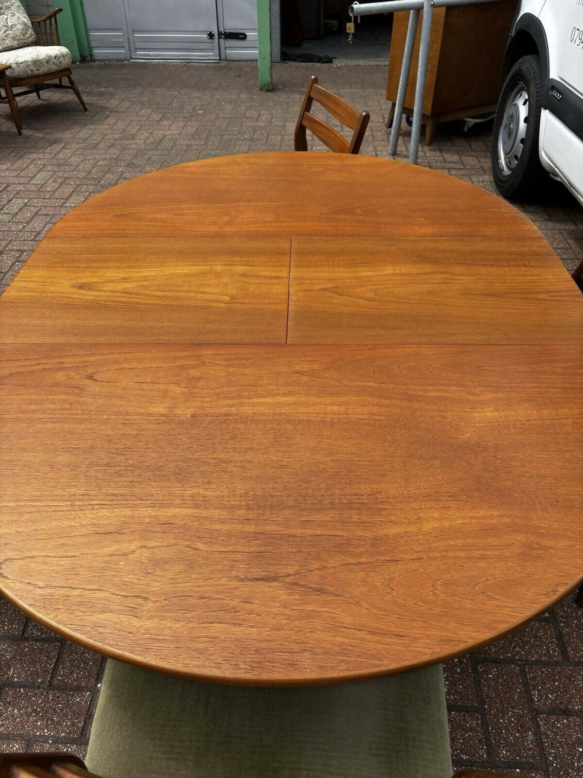 Mid Century Vintage Circular Extending To An Oval Dining Table & 4 Dining Chairs