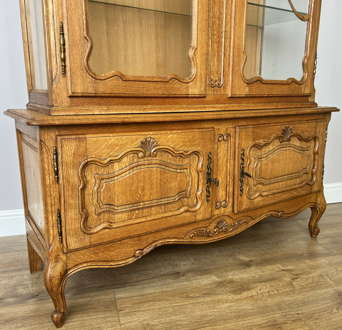 Bookcase Vintage French Louis XIV Style Oak Glazed Display Cabinet LOT 6490