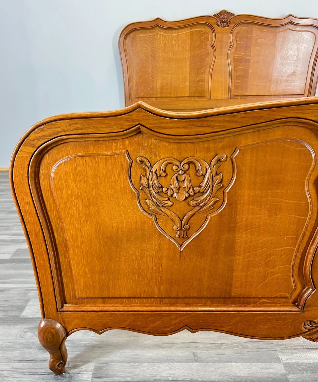 Bed Vintage French Louis XVI Oak Double Bed Frame Carved Headboard LOT 3791