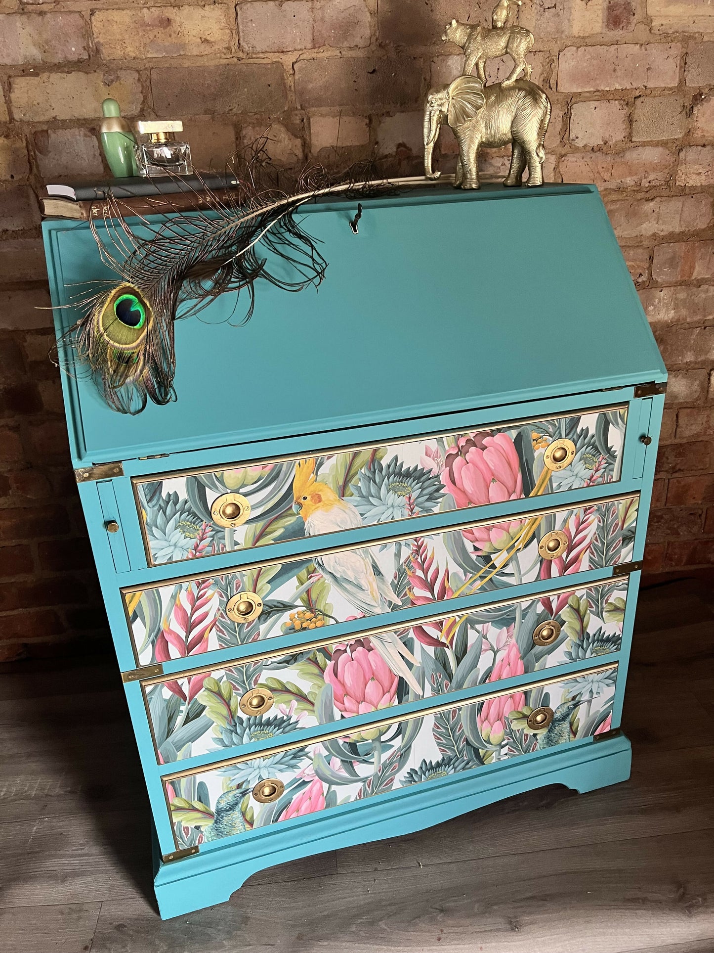 Turquoise Bureau